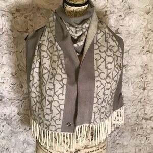 Calvin Klein Logo Gray and Cream Patterned Scarf